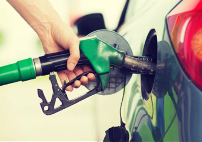 Federconsumatori: 'Senza le accise benzina a 1,39 euro al litro'