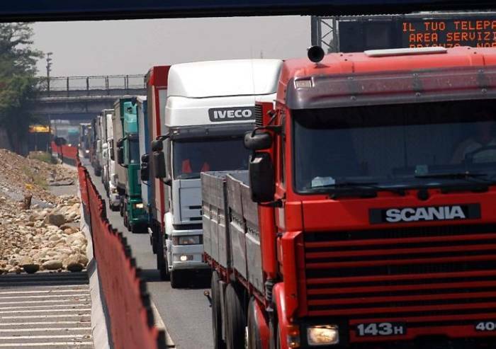 Carburante alle stelle, Ruote Libere: 'Stop dei tir sarà spontaneo'