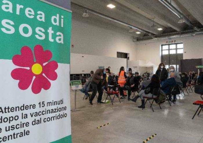 Gestione Covid profughi ucraini, aperto hangar via Minutara a Modena