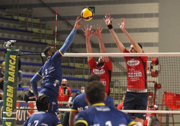 Volley superlega: Leo Shoes cade a Taranto