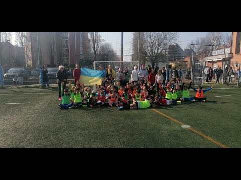 L'abbraccio della Don Monari ai ragazzi ucraini: domenica di gol ed emozioni in campo