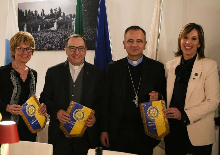 Modena, il vescovo Erio Castellucci ospite del Rotary di Mirandola