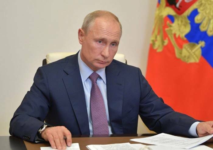 Putin: 'O l'Occidente paga in rubli o la Russia chiude il gas'