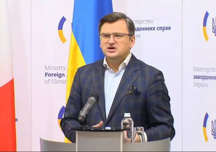 Ministro Ucraina: 'Italia ci mandi armi, immorale stare con Putin'