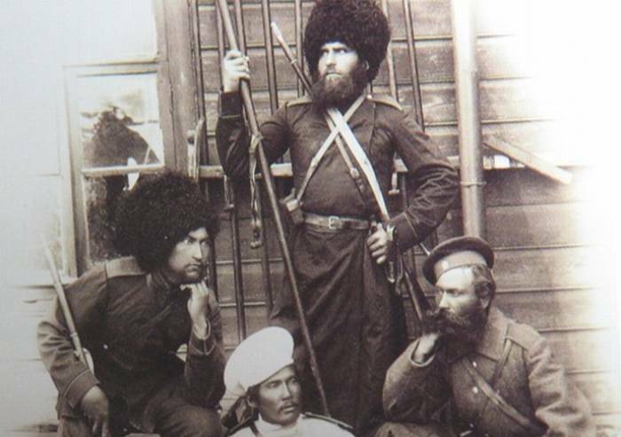 Ucraina, i cosacchi e il mito di Usa e Nato 'guardiani della pace'