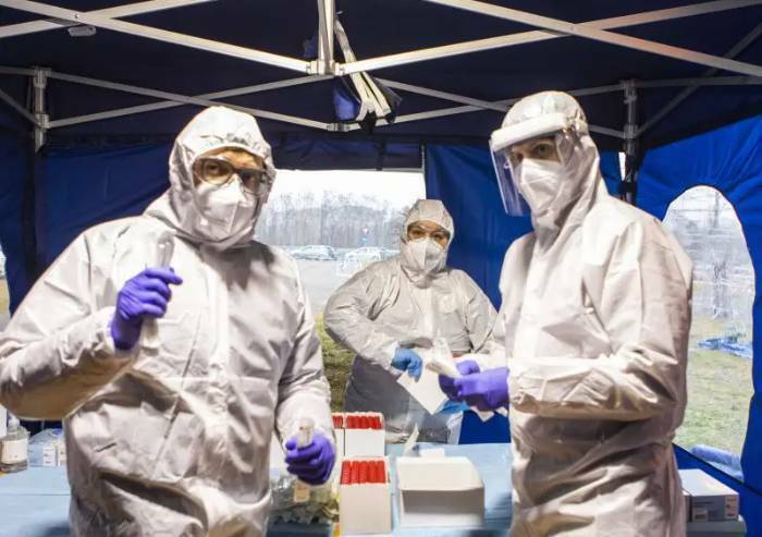 Covid Emilia Romagna, 3103 casi. Più 40% ricoveri in Terapia intensiva