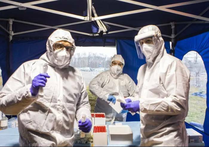 Covid, 2909 contagi e 12 decessi in Emilia Romagna