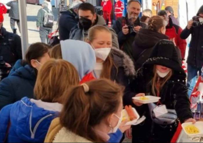 Profughi Ucraina: 5 hotel pronti ad ospitare, dal Comune di Modena 50.000 euro