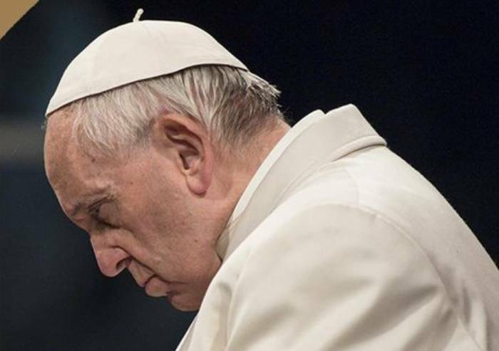 Armi all'Ucraina, il Papa grida 'no': 'Perversa spirale delle armi'