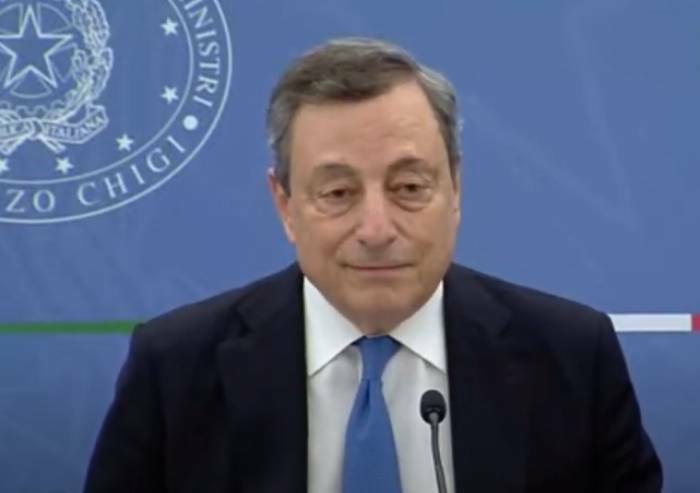Draghi: 'Da Lavrov parole aberranti e oscene. Giusto armare l'Ucraina'