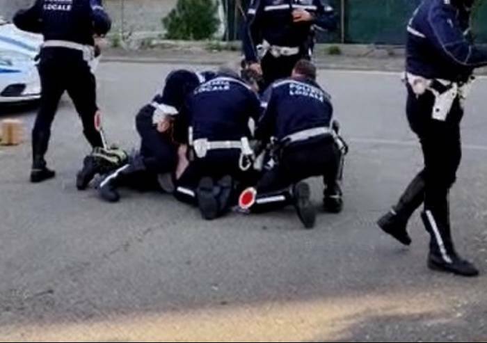 Volantinaggio alla Sacca: arrestato per resistenza  e oltraggio a pubblico ufficiale