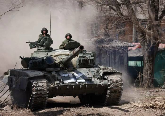 Armi pesanti e militari ai confini: così l'Italia obbedisce agli Usa