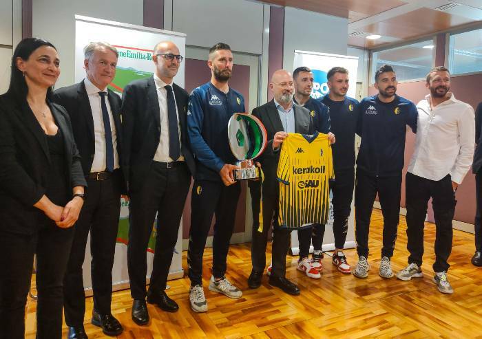 Emilia Romagna, Stefano Bonaccini premia il Modena neo-promosso