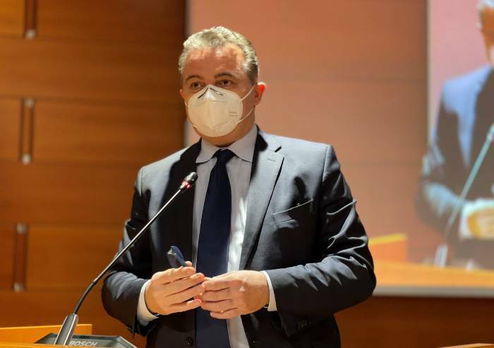 Meno armi e più soldi a sanità: Cgil e Rifondazione stanno con Donini