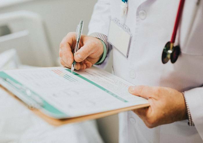 Modena, odissea per prenotare una visita: Azienda ospedaliera si scusa