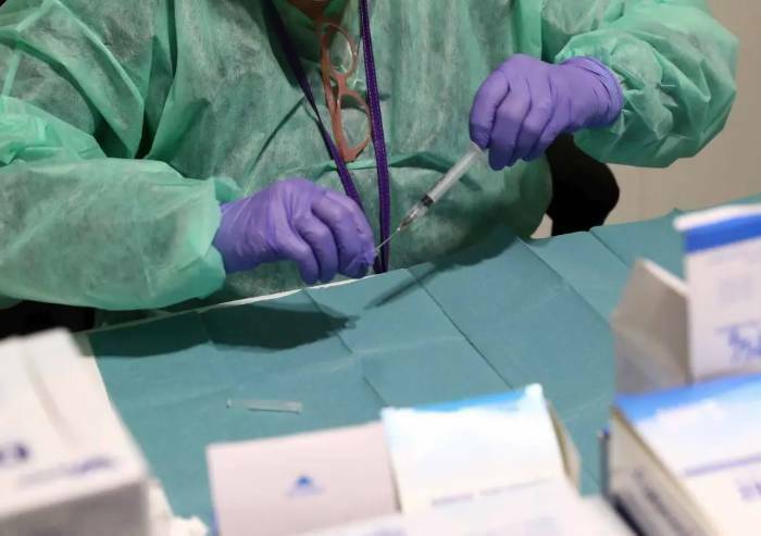 Covid, due morti e sei nuovi ricoveri a Modena