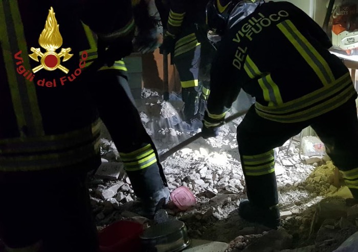 Marano, crolla pavimento di una palazzina al primo piano: sei feriti