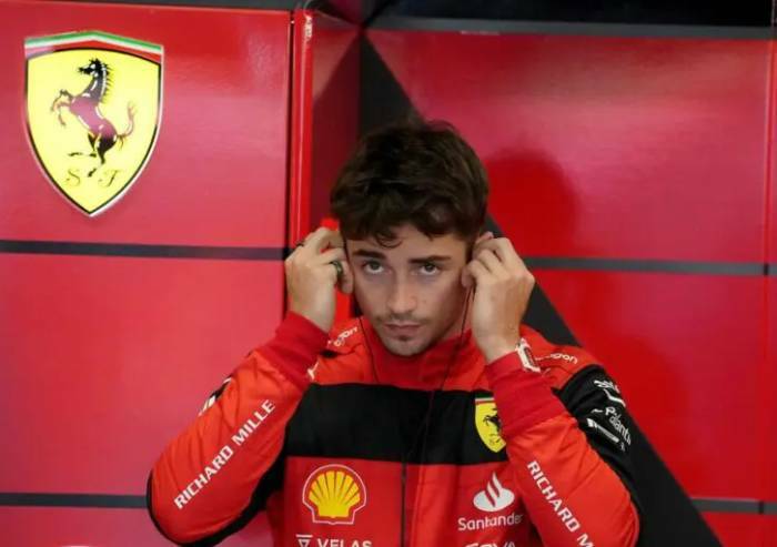 Gp di Spagna, delusione Ferrari: Leclerc si ritira. Verstappen esulta