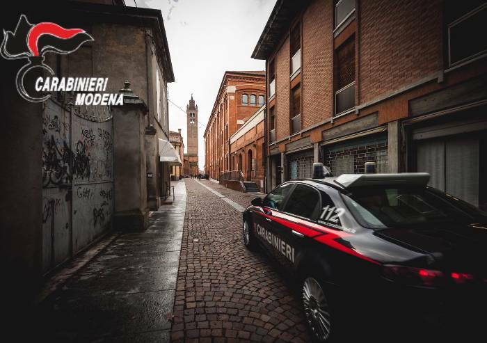 Lui ubriaco alla guida e l'amico con la droga in tasca: denunciati e segnalati
