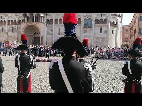 Modena, in piazza Grande l'Arma ha festeggiato il suo anniversario