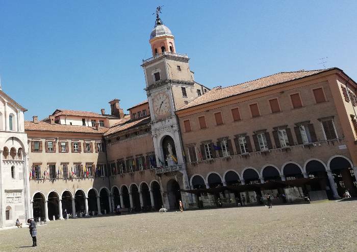 Doppio cognome, la prima registrazione a Modena