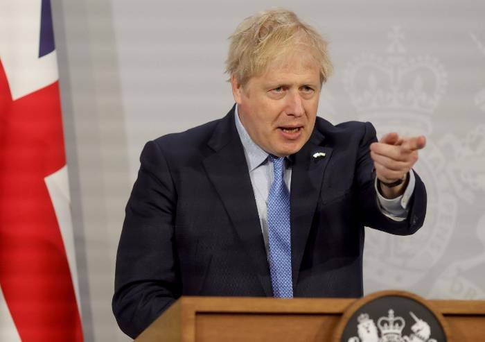 Boris Johnson si è dimesso: 'Serve un nuovo leader'