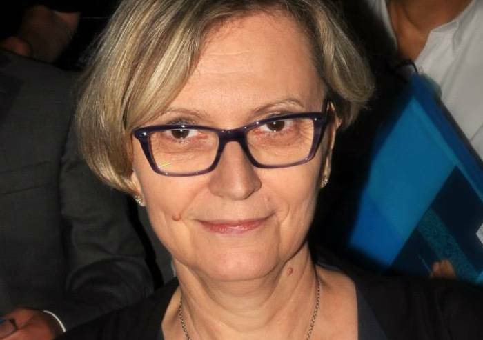 Beccati da telecamere dopo aver abbandonato rifiuti: 117 casi a Carpi