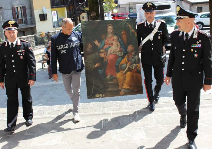 Riconsegnato prezioso dipinto del Settecento alla Pieve di Fanano