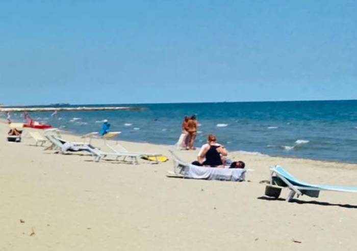 Riviera romagnola choc, balneazione vietata in 22 punti per escherichia coli