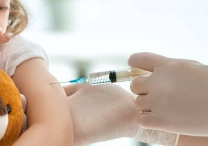Vaccini mal conservati a 33 bimbi: errore proseguito per 4 diverse sedute