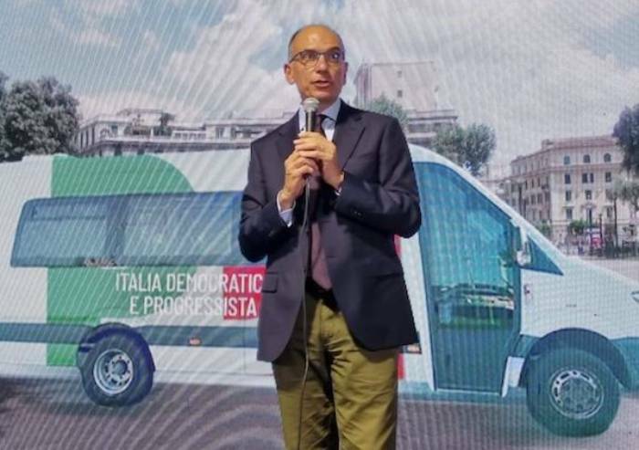 Pd, Letta passa dagli occhi di tigre al minibus elettrico