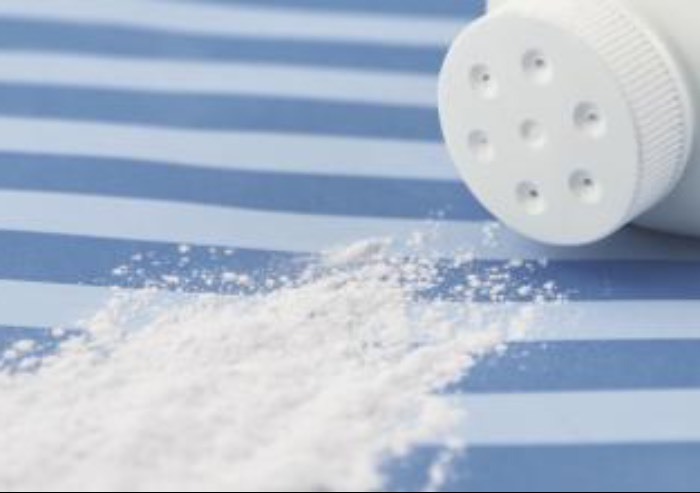 Johnson & Johnson: stop vendita di borotalco dal 2023: ‘Troppe cause’