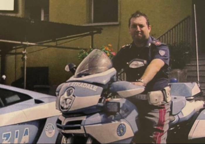Bologna, malore nel sonno uccide poliziotto 55enne: ieri i funerali