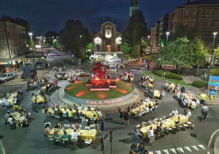 Maranello: tutto esaurito per la cena nella rotatoria del Cavallino