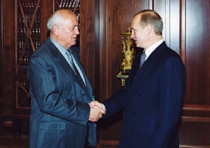 Gorbacev distrusse il Paese che doveva governare, ma il suo nome è nel libro (inesistente) dei Giusti