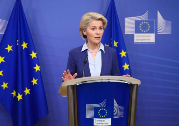 Von der Leyen: 'Price cap sul gas russo e tassare extraprofitti'