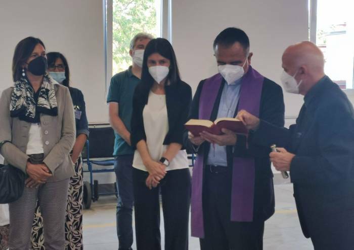 Vignola, visita del vescovo al Pronto soccorso