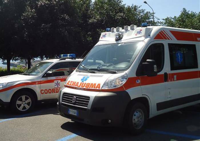 Muore a 14 anni dopo un malore improvviso mentre gioca a calcio