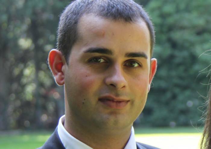 Muore a 44 anni stroncato da un malore, lascia due figlie