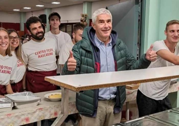 Campagna elettorale, Casini accetta di cantare 'Bella ciao'