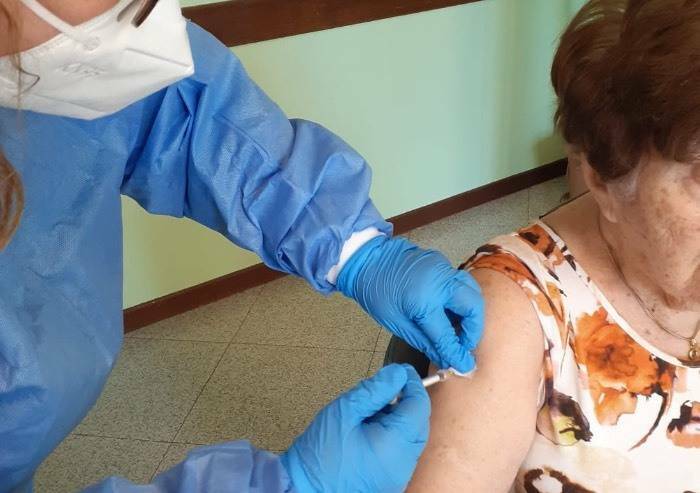 Vaccino Covid: in Emilia-Romagna via alla quinta dose