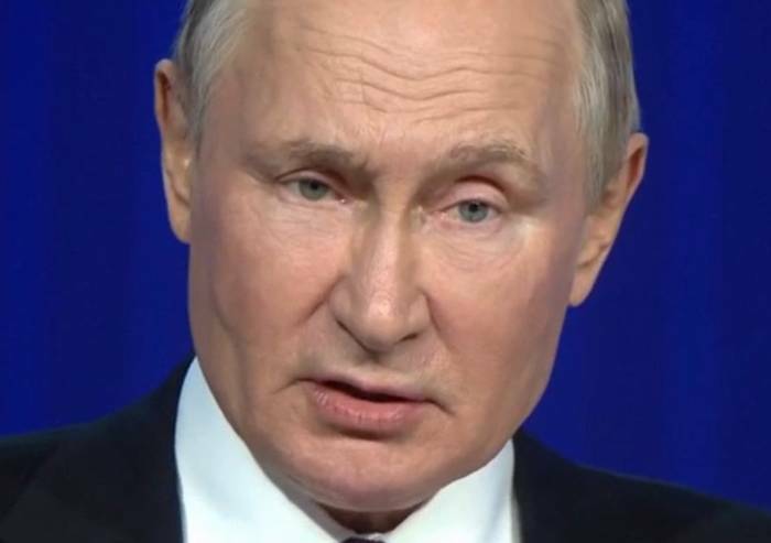 Putin: 'La Russia difende il suo diritto di esistere a dispetto dell'Occidente'