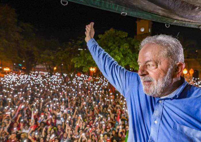 Brasile, Lula batte Bolsonaro al ballottaggio: è di nuovo presidente