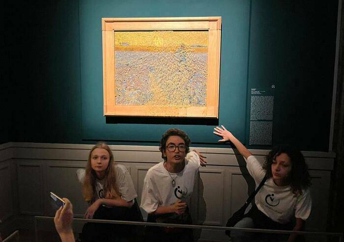 Ancora ambientalisti in azione: imbrattato il Seminatore di Van Gogh
