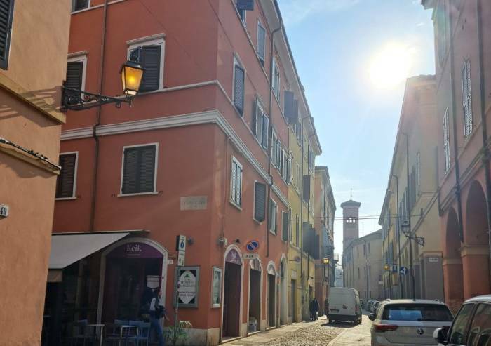 Fdi: 'Modena, lampioni accesi in pieno giorno: la città degli sprechi'