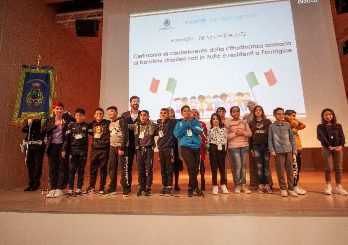 Formigine, cittadinanza onoraria a 11 bimbi nati in Italia da stranieri