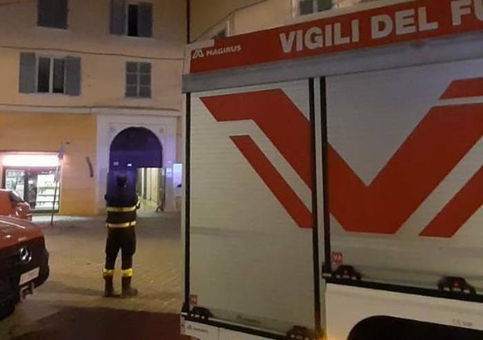 Sassuolo, rogo in un appartamento: tre famiglie evacuate nel palazzo