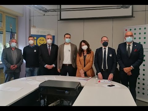 Dirigenti sanitari e vaccino: per quello anti-Covid manca (per ora) la foto di rito