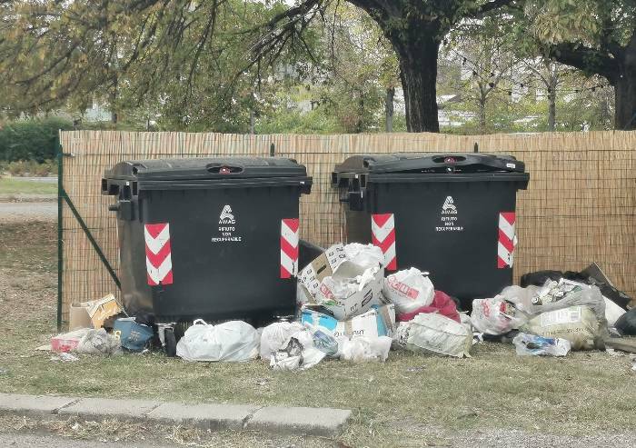 Campogalliano, mille firme contro la nuova gestione rifiuti: 'Ma il sindaco tira dritto'