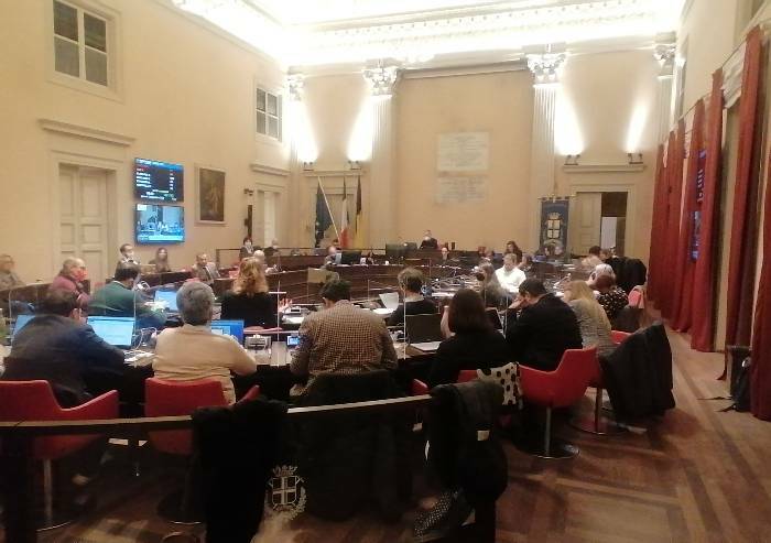 Comune Modena, più soldi per accoglienza minori stranieri e dal PNRR: ok a ultima variazione di bilancio